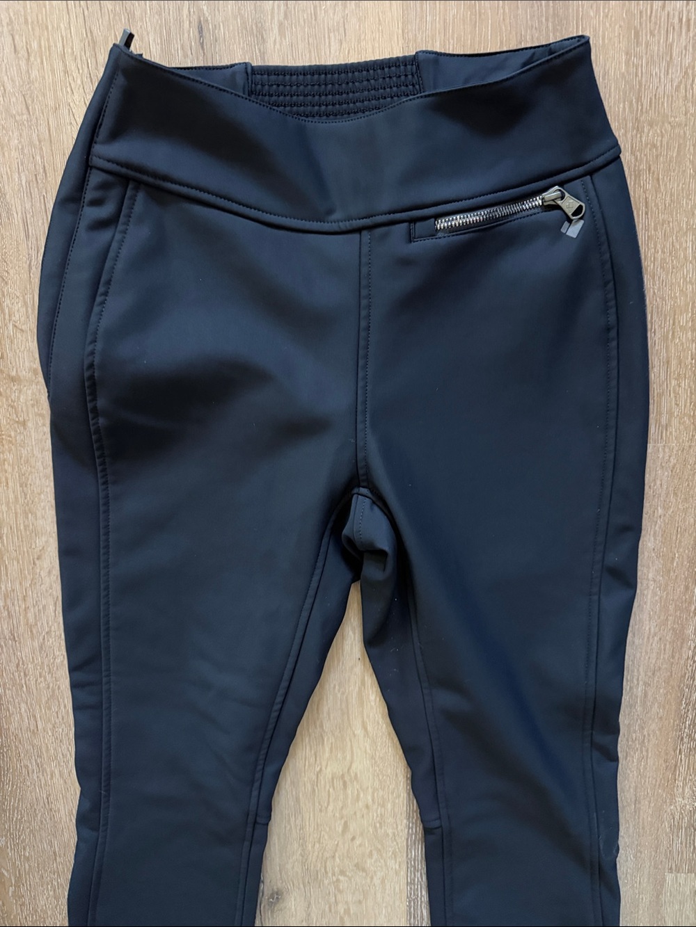 Obermeyer Black Women’s Stirrup Ski Pants with Zipper Pocket size 6 - Picture 2 of 10